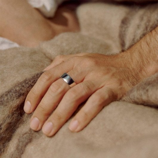 Bague connectée Oura Ring 4 Bluetooth Étanchéité 100 m Autonomie 8 jours Suivi Santé Argent