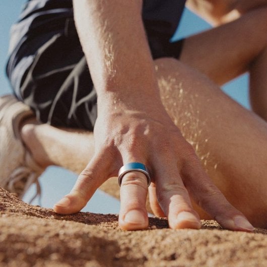 Bague connectée Oura Ring 4 Bluetooth Étanchéité 100 m Autonomie 8 jours Suivi Santé Argent