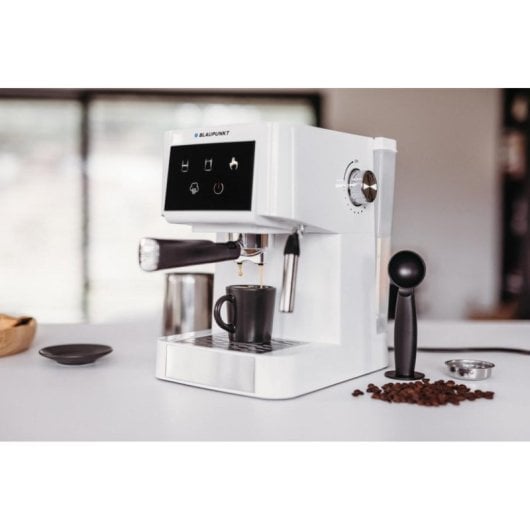 Kaffeemaschine Espresso Blaupunkt CMP501 1,5L 20 bar mit Touchscreen und Heißwasserfunktion