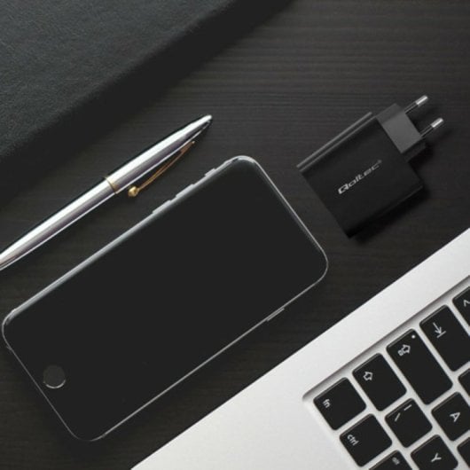 Fuente de Alimentacion Qoltec 65W Modelo 52380 USB-C Power Delivery Negra Protecciones Avanzadas