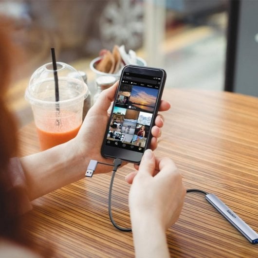 Hub UNITEK 7 porte 5000 Mbit/s modello H1209AGY01 corpo alluminio