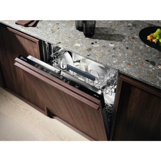 Lave-vaisselle Electrolux QuickSelect 13 EEQ47210L 13 couverts E AirDry intégral noir