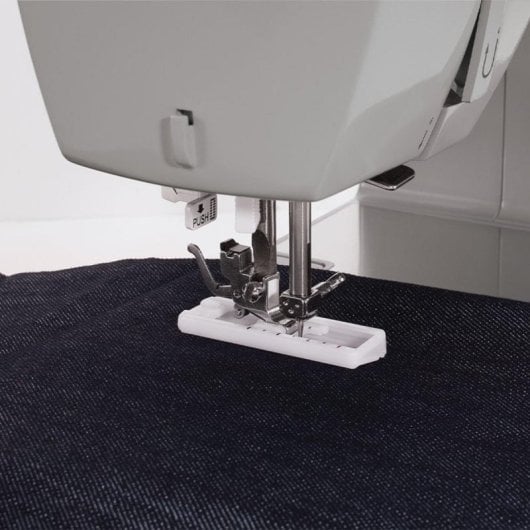 Máquina de Costura SINGER Facilita Pro 4411 Elétrica Braço Livre Cinzenta