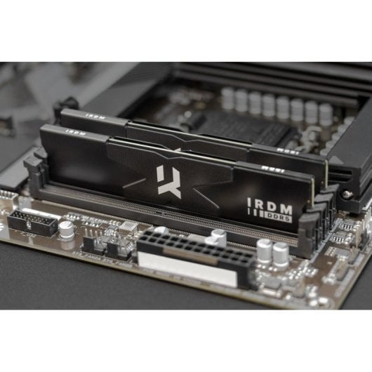 Memória RAM Goodram IRDM IR-6000D564L30S 16GB 1x16GB DDR5 6000MHz CL30 XMP EXPO Dissipador