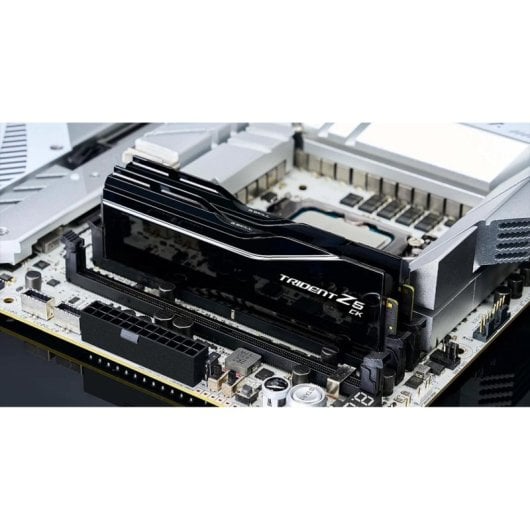 Memória RAM G.Skill Trident Z5 CK F5-8200C4052G24GX2-TZ5CK 48GB 2x24GB DDR5 8200MHz CL40 Intel XMP AMD EXPO Dissipador