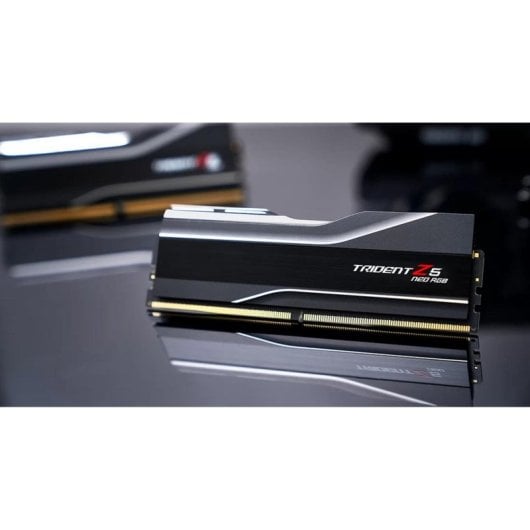 Memoria RAM G.Skill Trident Z5 Neo RGB F5-6000J3244G64GX2-TZ5NR 128GB 2x64GB DDR5 6000MHz CL32 RGB AMD EXPO