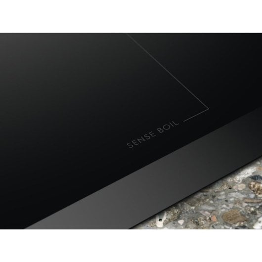 Piano a induzione Electrolux Serie 700 EIS82453 80 cm 4 zone Nero integrato
