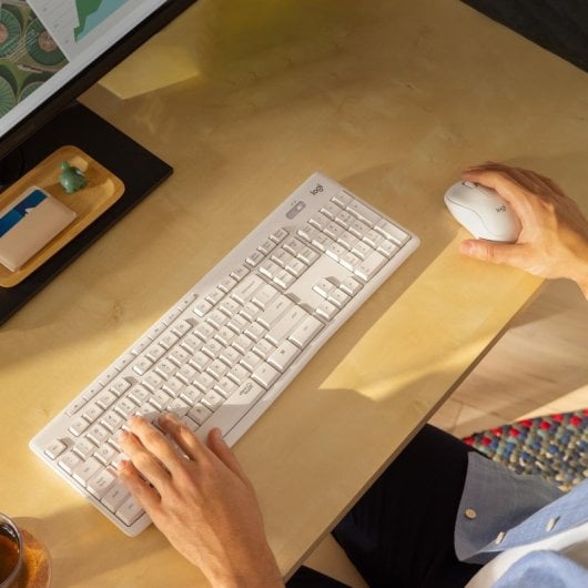 Teclado de membrana Logitech MK295 Silent Layout US Wireless com rato branco