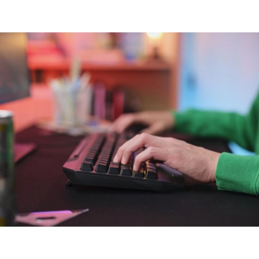 Clavier à membrane Trust GXT 836 Evocx Layout US rétroéclairé RGB repose-poignets