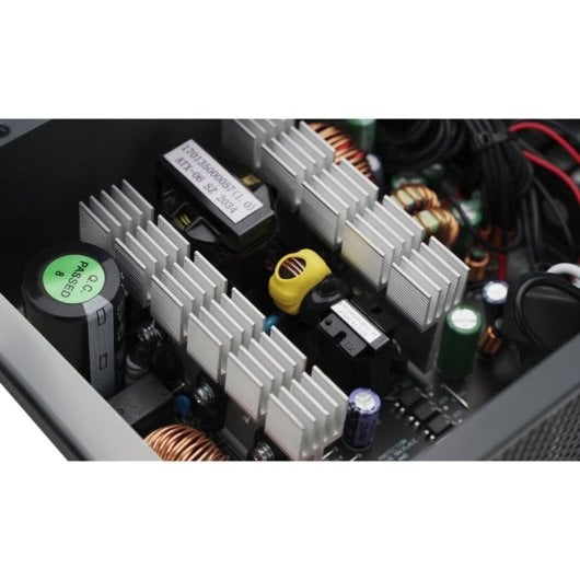 Fonte di Alimentazione DeepCool 750W 80 PLUS White PF750 ATX Protezioni multiple