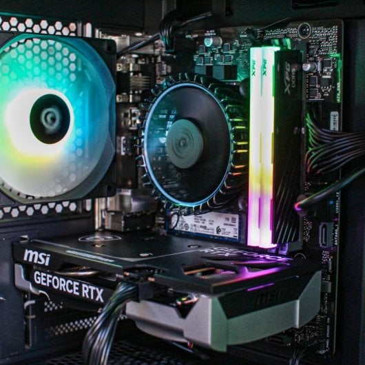 Pcm Aeon Astral Amd Ryzen 5 8400f/32gb Ram/1tb Ssd/rtx 5060 8gb/win11 Pro