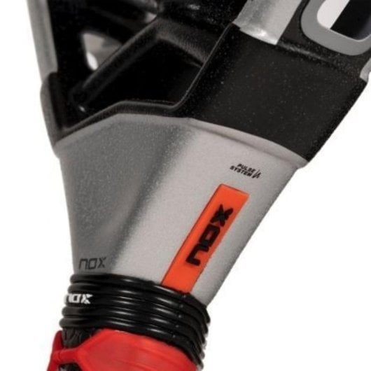 Pala de Pádel Nox AT10 Luxury Genius 18K Carbono Control Potencia Agustín Tapia