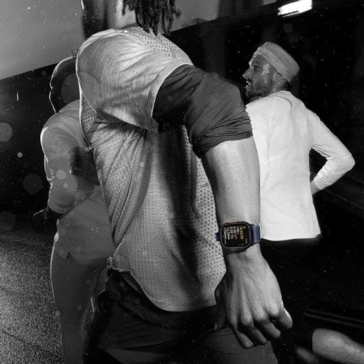 Apple Watch Ultra 2 4G LTE GPS NFC 49mm OLED Titane Noir Bracelet Vert M IP6X SpO2