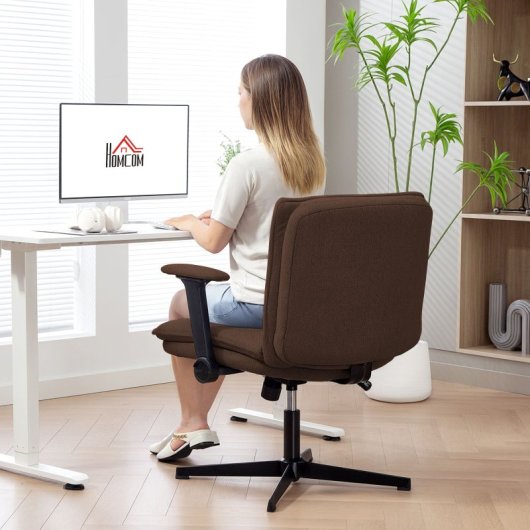 Cadeira de escritório Homcom com pernas cruzadas e apoios de braços rebatíveis, castanha