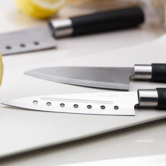 Juego de cuchillos Cecotec Santoku 4 piezas acero al carbón mango negro