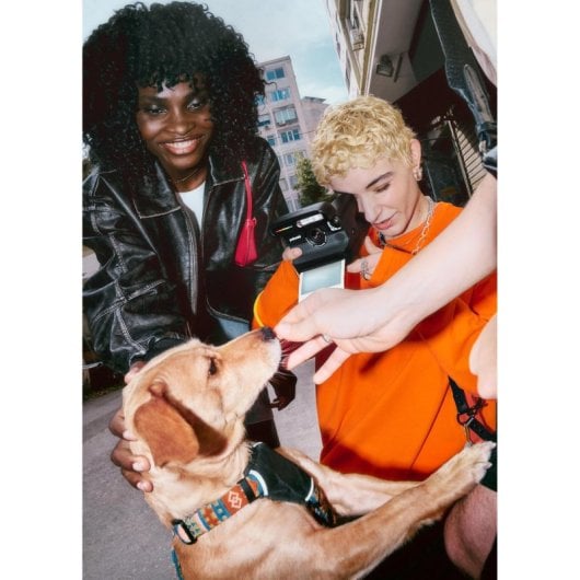 Cámara Instantánea Polaroid Flip Película 79x79mm Sensor Auto Bluetooth Flash Negra + Color Film