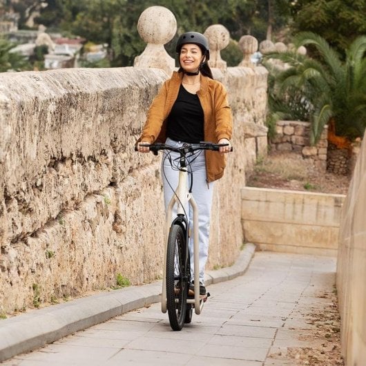 Bicicleta eléctrica Cecotec Bicinete Urban motor 1000 W autonomía 50 km