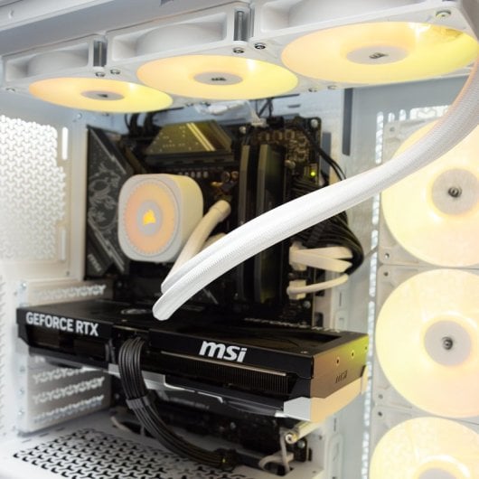 PcCom iCUE Intel Core i7-14700KF / 32 GB / 2 TB SSD / RTX 5080 V2