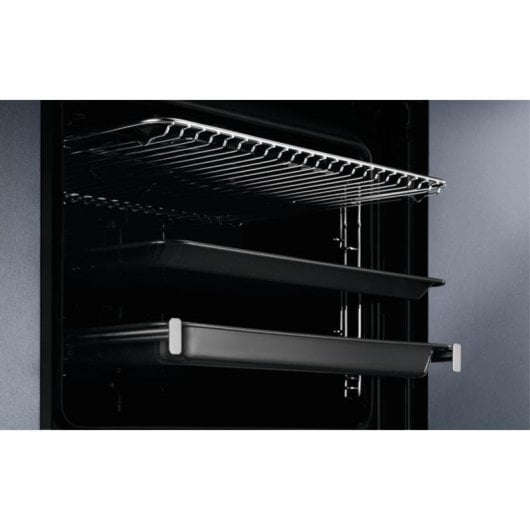 Horno elétrico Electrolux 600 SurroundCook OEF5H50BK 65L Preto com SteamBake LED AquaClean
