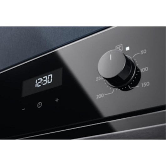 Horno elétrico Electrolux 600 SurroundCook OEF5H50BK 65L Preto com SteamBake LED AquaClean