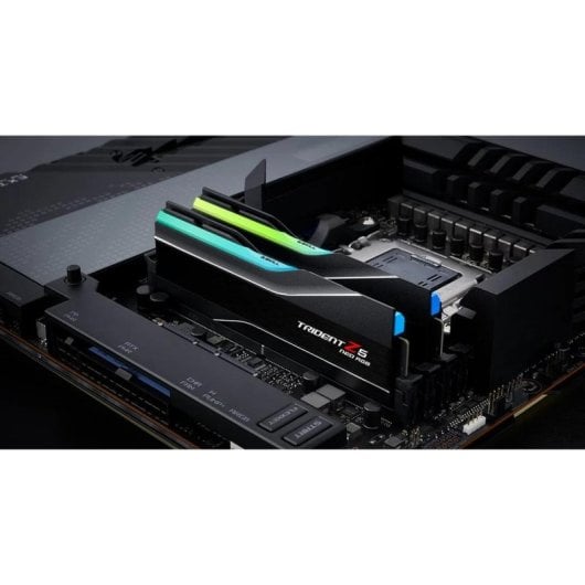 Mémoire RAM G.Skill Trident Z5 Neo RGB F5-6000J3444F64GX2-TZ5NR 128GB 2x64GB DDR5 6000MHz CL34 AMD EXPO RGB