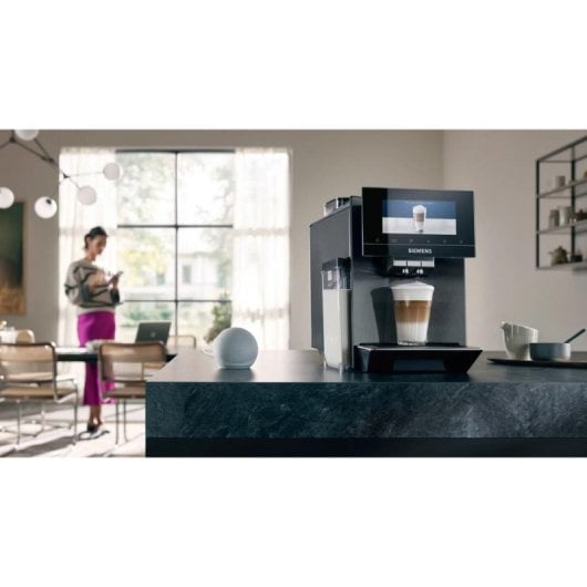 Kaffeemaschine Vollautomat Siemens EQ900 2,3L 19 bar mit Milchaufschäumer WLAN