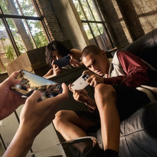 OnePlus 15 12 Go 256 Go 6,78" AMOLED 165 Hz 5G Dual SIM Batterie 7300mAh Android 16 Noir