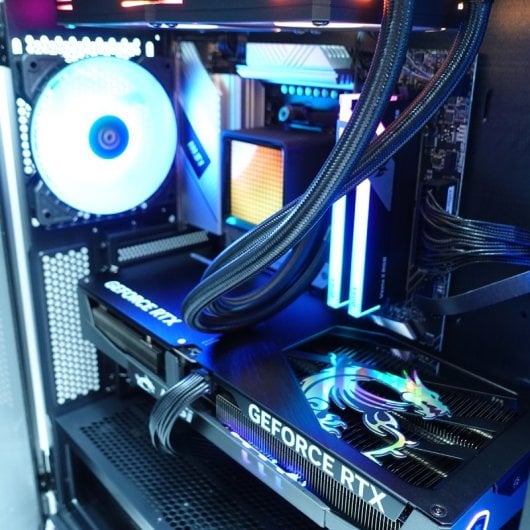 PcCom Imperial By Imartz AMD Ryzen 7 9800X3D / 32GB / 2TB SSD / RTX 5070 Ti + Windows 11 Home