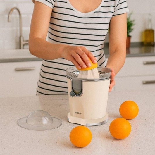 Exprimidor Elétrico Becken BCJ8767 100W com Tampa Protetora 230ml Bege