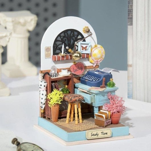 Dam Electronics Record Mood (étude) Maison de poupées kit en bois à peindre et assembler 57 pièces