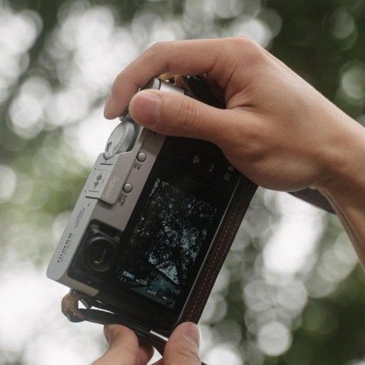 Impugnatura Thumb Grip Smallrig 4566 per Fujifilm X100VI X100V Alluminio Silicone Argento