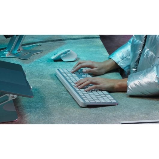 Teclado de tesoura Logitech MX Keys S Layout PT retroiluminado sem fios