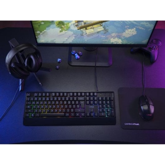 Teclado de membrana TRUST GXT 792 QUADROX Layout US retroiluminado RGB pack gaming 4 en 1