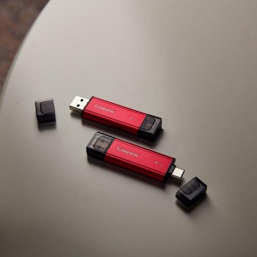 Festplatte Kingston 2TB SSD Extern USB-A/C 3.2 Gen2 1050MB/s Kompakt