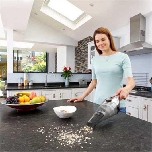 Aspirador de Mão Black & Decker NVC220WC-QW 7.2V 12.5min Ultraleve Filtro Lavável