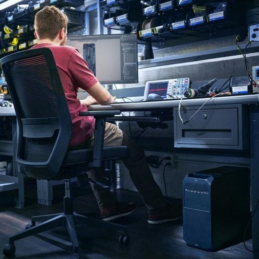 HP Z4 G5 Intel Xeon W3-2425 64GB 1TB SSD NVIDIA RTX 2000 Ada Windows 11 Pro Sicurezza AI