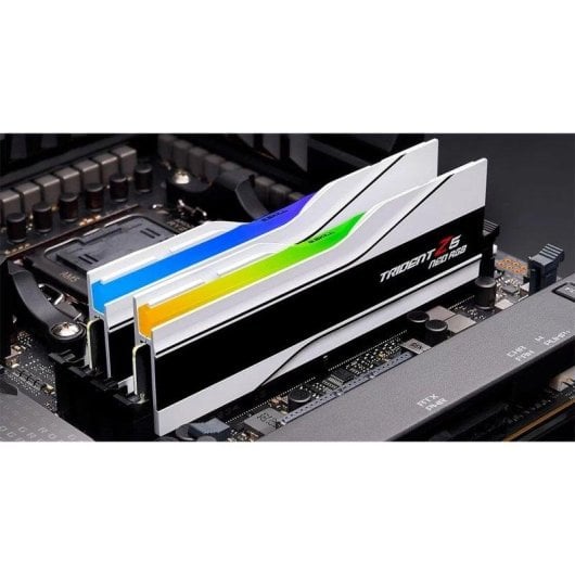 Mémoire RAM G.Skill Trident Neo RGB 32GB 2x16GB DDR5 6000MHz CL28 Kit Dual Channel XMP Blanc