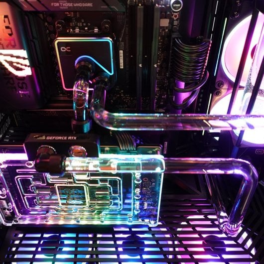 PC personnalisé PCCom Ryzen 9 9950X3D / 96 Go / SSD M.2 4 To / RTX 5090 + Windows 11 Pro V3