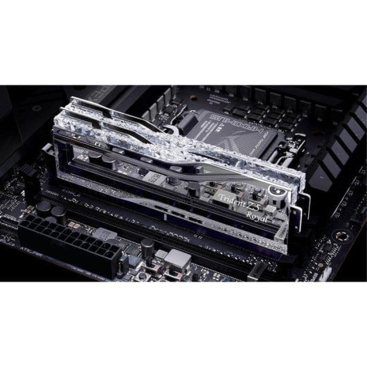 Memoria RAM G.Skill Trident Z5 Royal F5-6000J2836G16GX2-TR5S 32GB 2x16GB DDR5 6000MHz CL28 XMP EXPO Silber