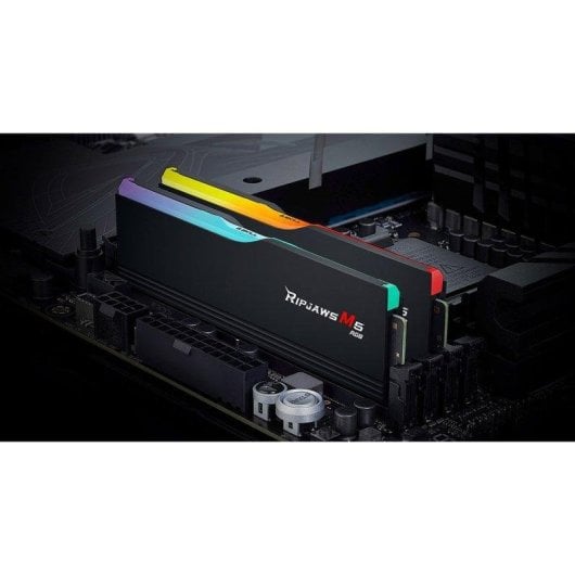 Mémoire RAM G.Skill Ripjaws M5 RGB F5-6400J3239G16GX2-RM5RK 32Go 2x16Go DDR5 6400MHz CL32 XMP RGB Multicolore