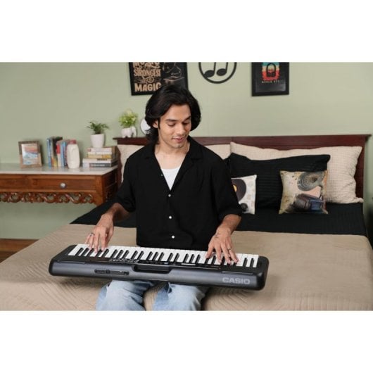 Sintetizador Digital Casio CT-S300 5W RMS USB/MIDI 61 Teclas LCD 19h autonomia