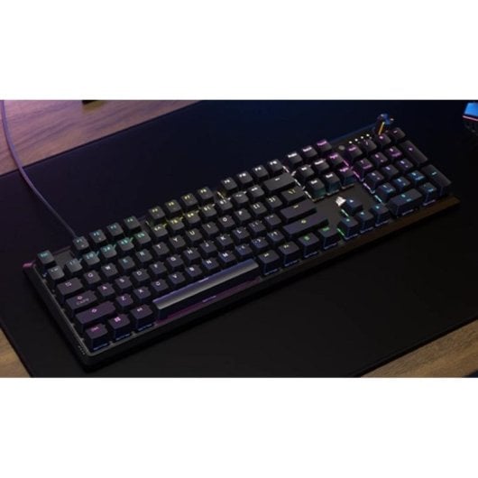 Teclado Corsair K70 CORE mecânico Layout FR RGB retroiluminado