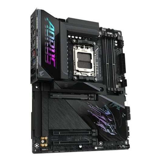 Schede Madri Gigabyte X870E AORUS PRO X3D AMD X870E AM5 DDR5 ATX WiFi 7 USB4 5GbE