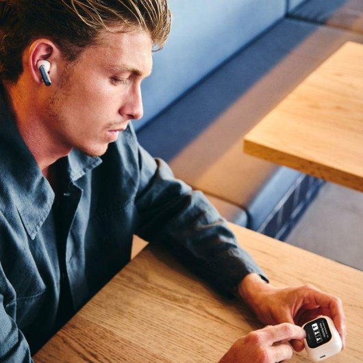 Auriculares Energy Sistem Screensound True Wireless Bluetooth com Cancelamento de Ruído, Ecrã e Memória 1GB, IPX4, pretos