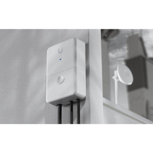Injecteur PoE Ubiquiti UISP Dual-Power 2.5 GbE 100W IPX5 Blanc