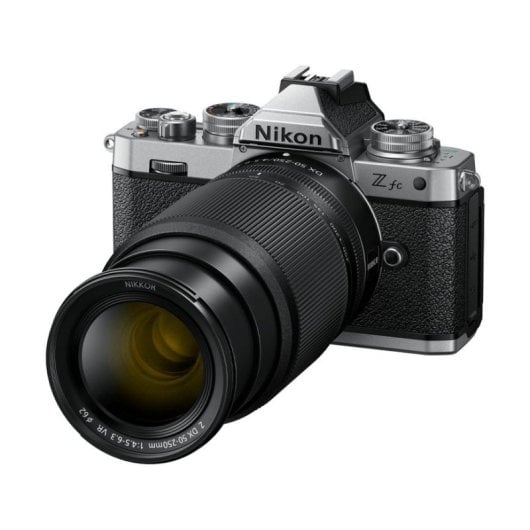 Câmara Mirrorless Nikon Z fc 20.9MP 5568x3712 16-50mm 50-250mm WiFi Bluetooth