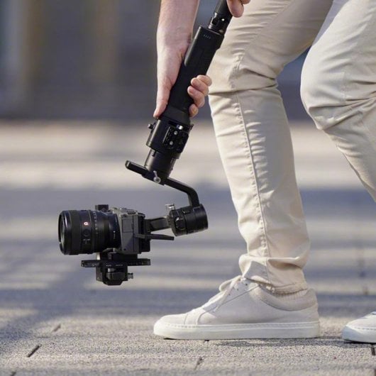 Objectif Sony FE 50mm F1.4 GM Monture E Autofocus Pare-soleil Inclus