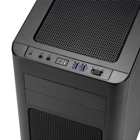 Fractal Design ARC Mini R2 Negra con Ventana