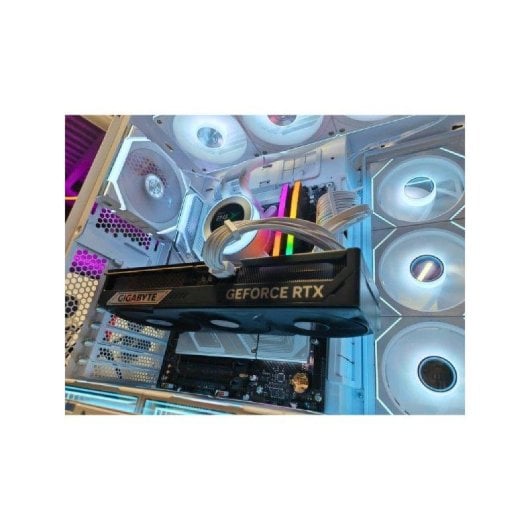 Adonia Gaming Adonia x Brianeitor Intel Core Ultra i7 265K 32GB 1TB SSD RTX 5080 Ubuntu RGB Caja Lian Li