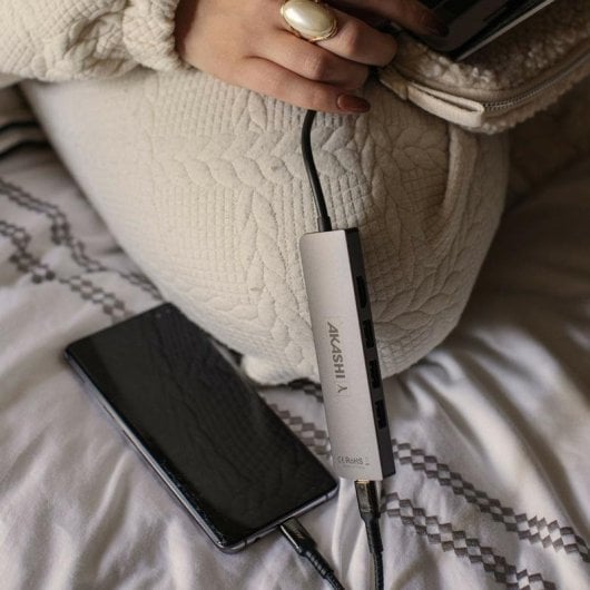 Hub Akashi 4 ports USB 3.2 Gen 1 modèle ALTHUB4IN1TC Acier Inox 4K